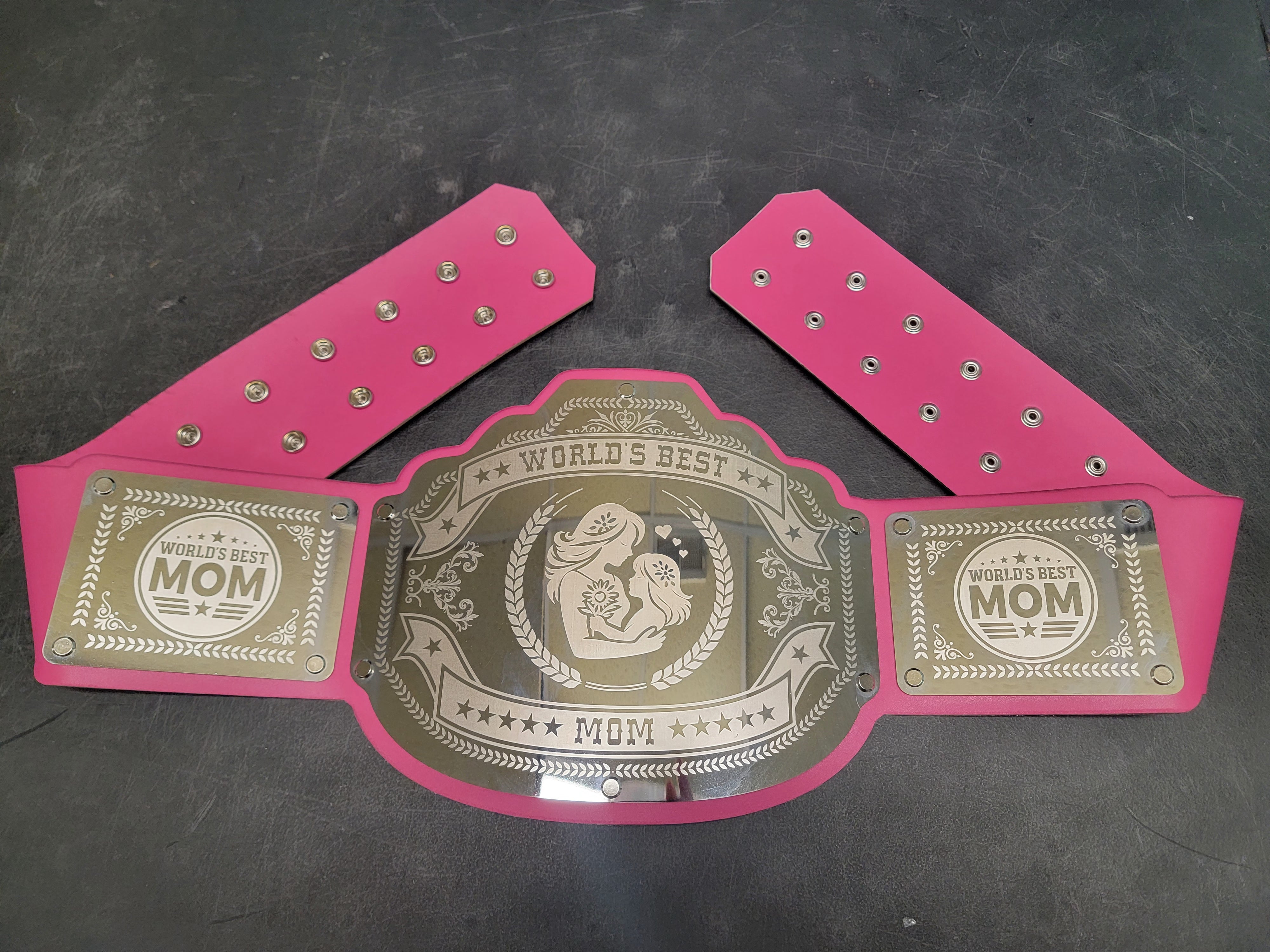 World's Best Mom Championship Belt - Commander Series - Chrome